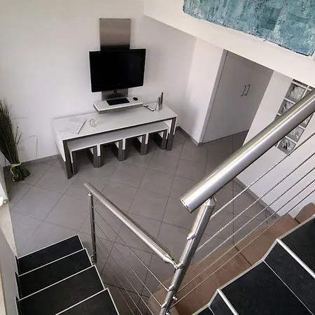 Smart Hotel *